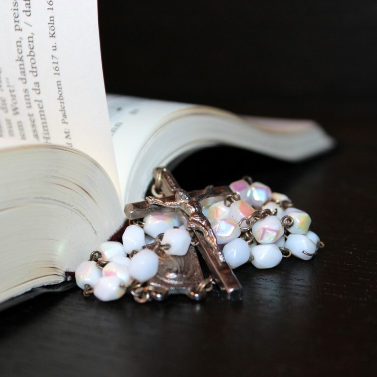 rosary, prayer book, hymn book-1215116.jpg